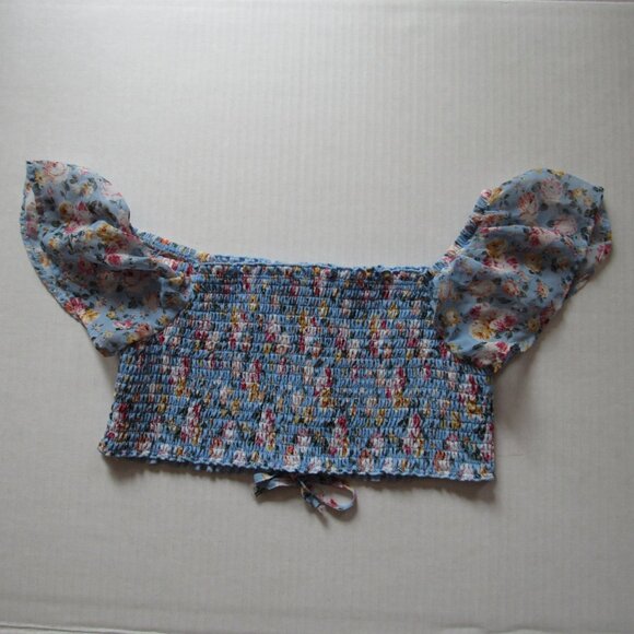 Almost Famous Floral Gathered Sheer Sleeve Blue Floral Crop Top Size XL - Picture 2 of 3